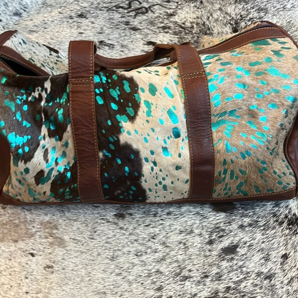 Acid Washed Cowhide American Darling Duffel Bag - Real Cowhide - Picture 3 of 5